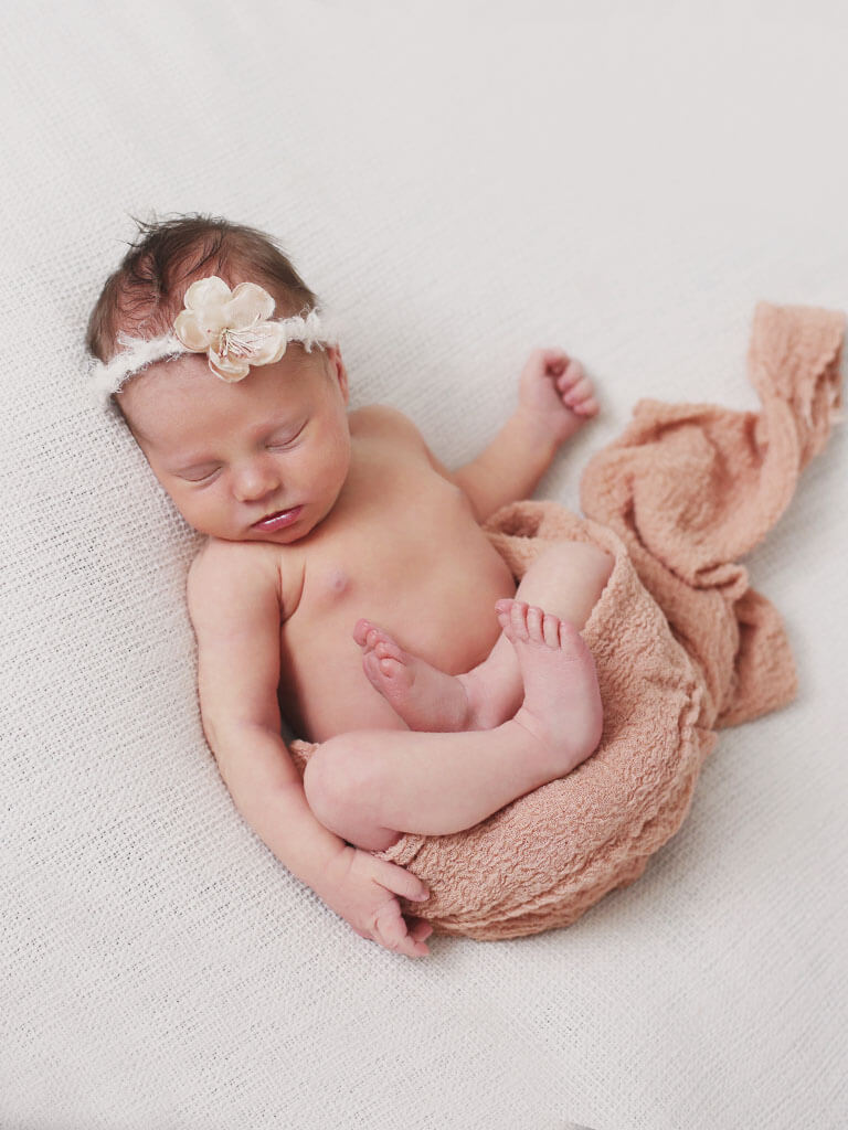 newborn charleston lifestyle and professional photography tumbleston